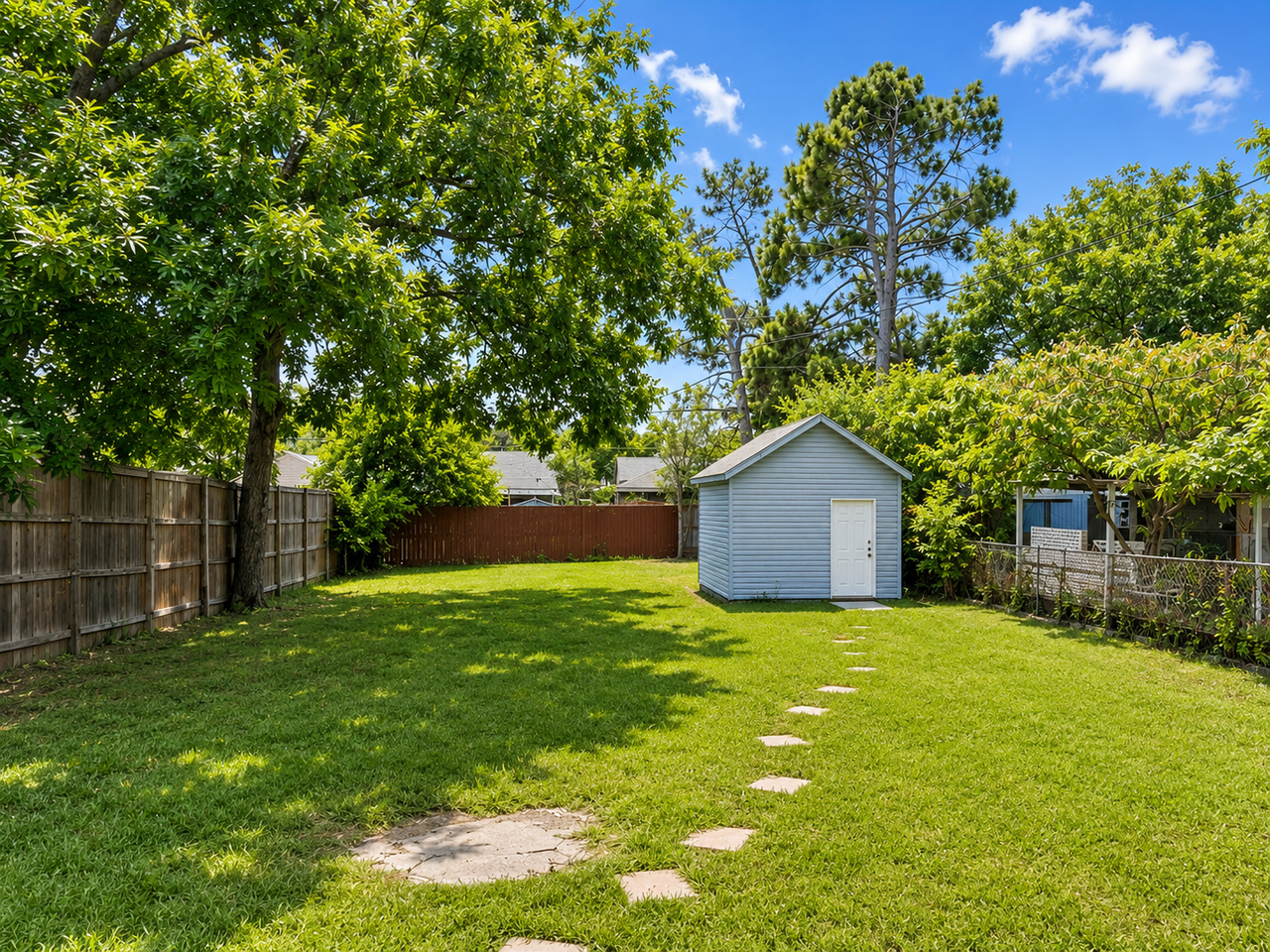3024 Carnation Ave - Photo 4 of 12