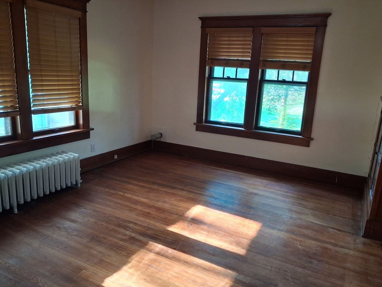 305 S Cleveland Ave - Photo 3 of 50