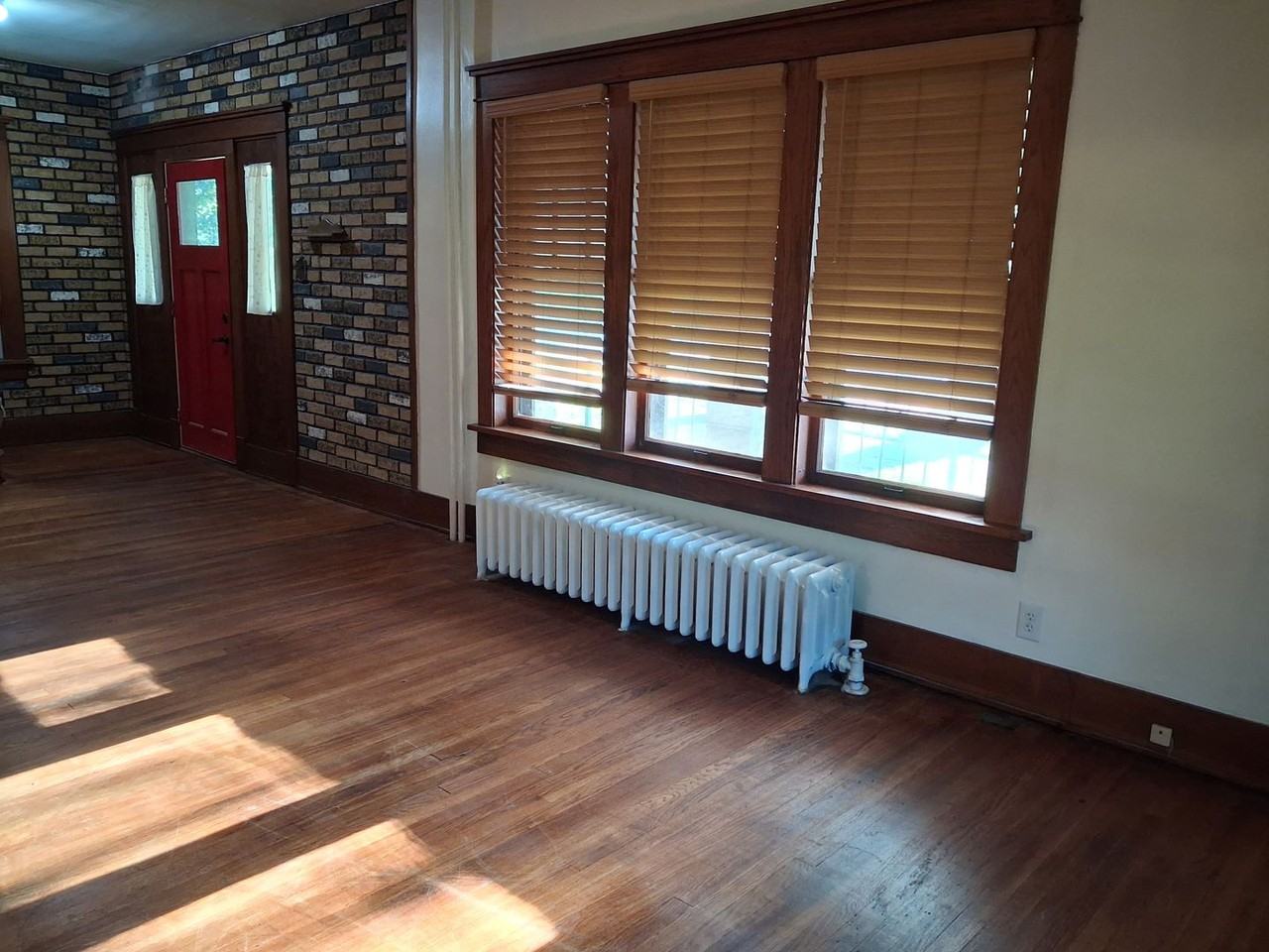 305 S Cleveland Ave - Photo 4 of 50