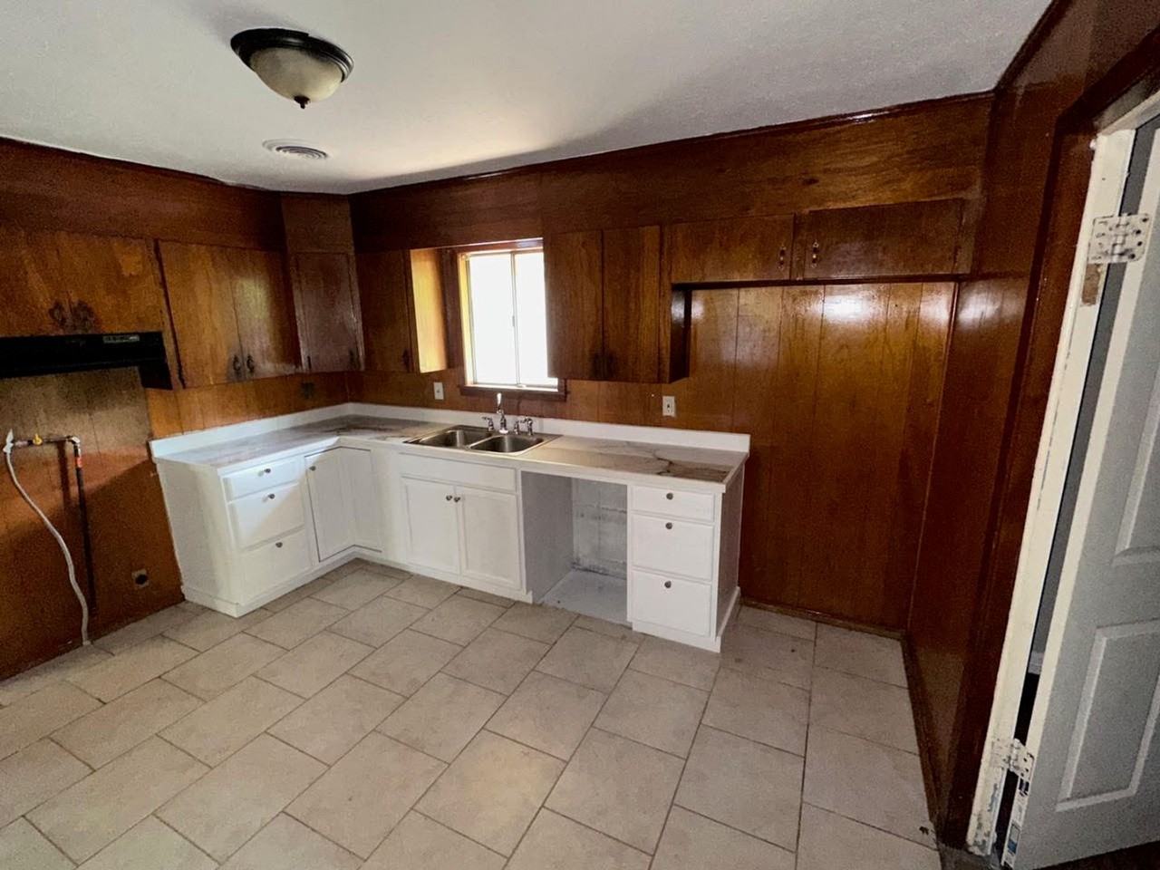 3218 Meadow Forest Dr - Photo 2 of 8