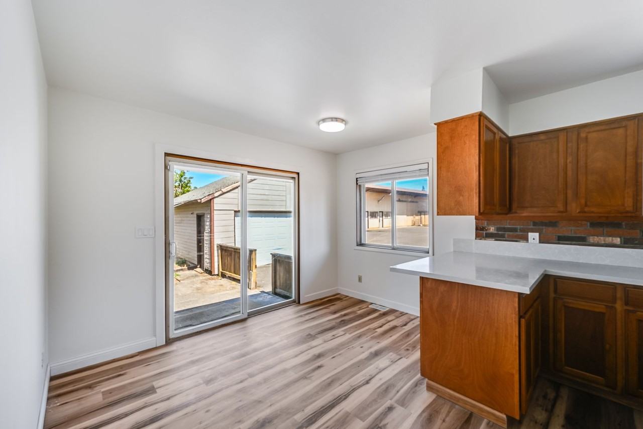 16631 Se Foster Rd - Photo 3 of 16