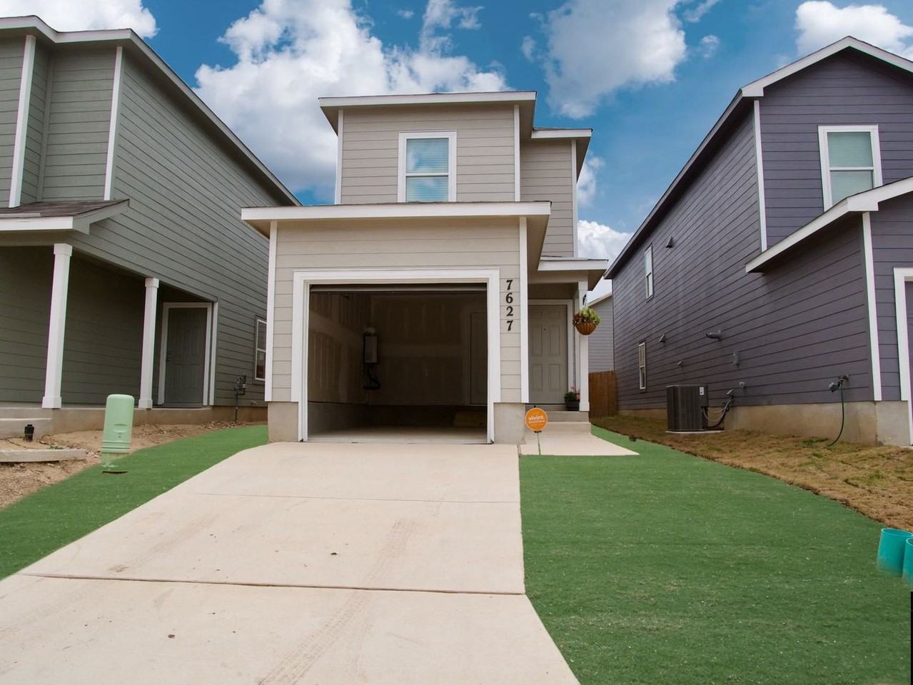 7627 Chancery Gate - Photo 2 of 32