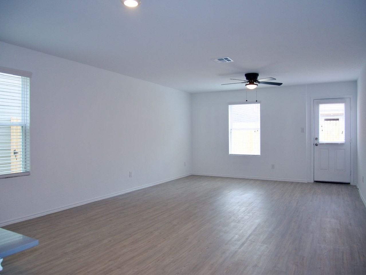 7627 Chancery Gate - Photo 3 of 32