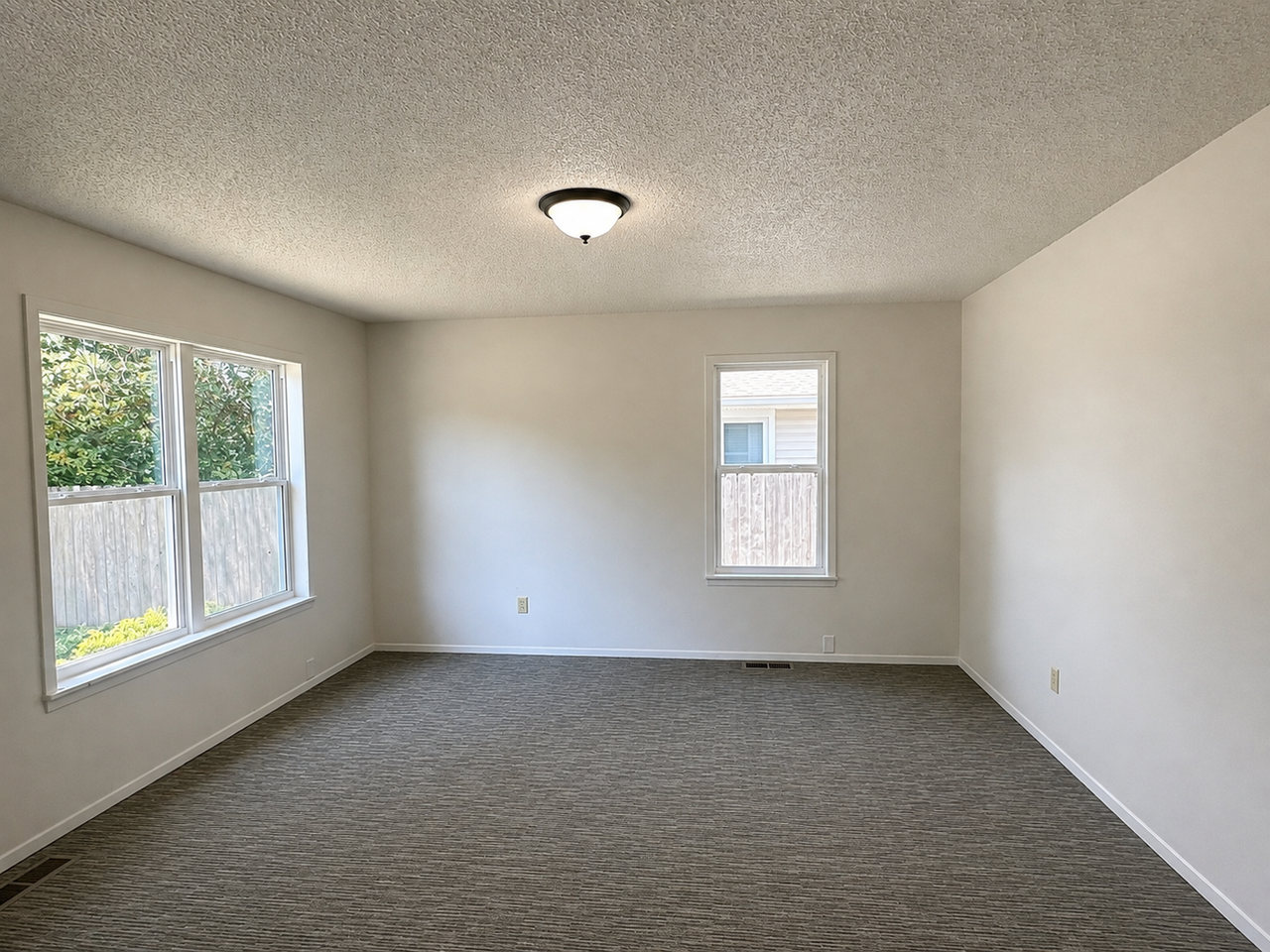 1838 N Hillcrest Ave - Photo 2 of 14