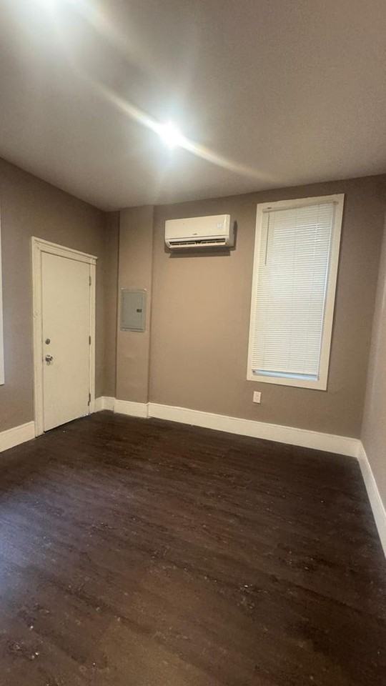 3422 N 21st St - Photo 4 of 11