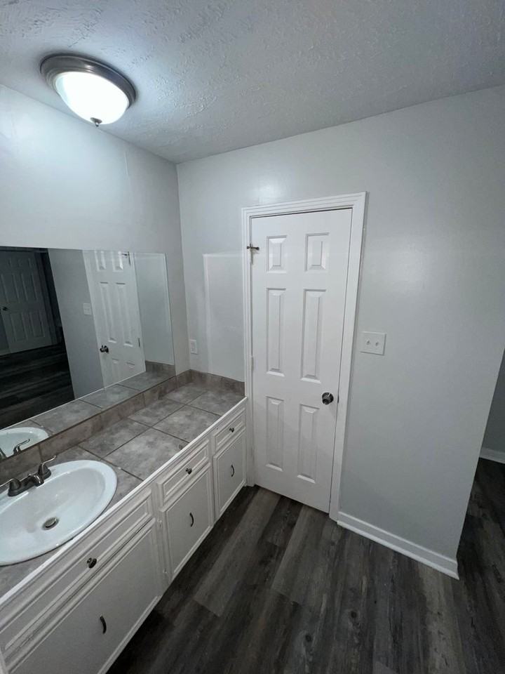 1426 Tracewood Dr - Photo 6 of 18