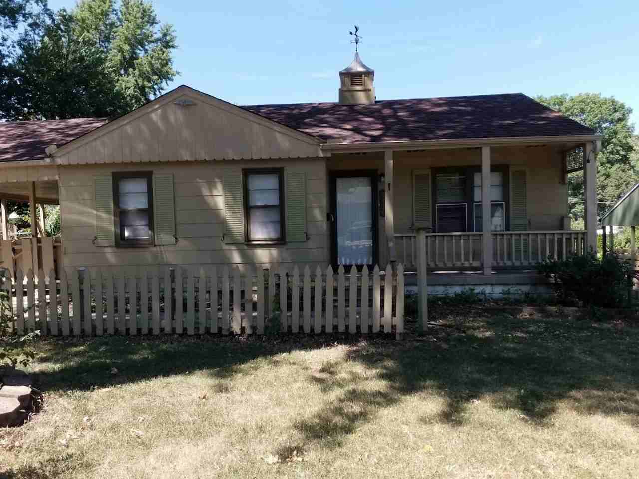 2920 S Northern Blvd - Photo 2 of 9