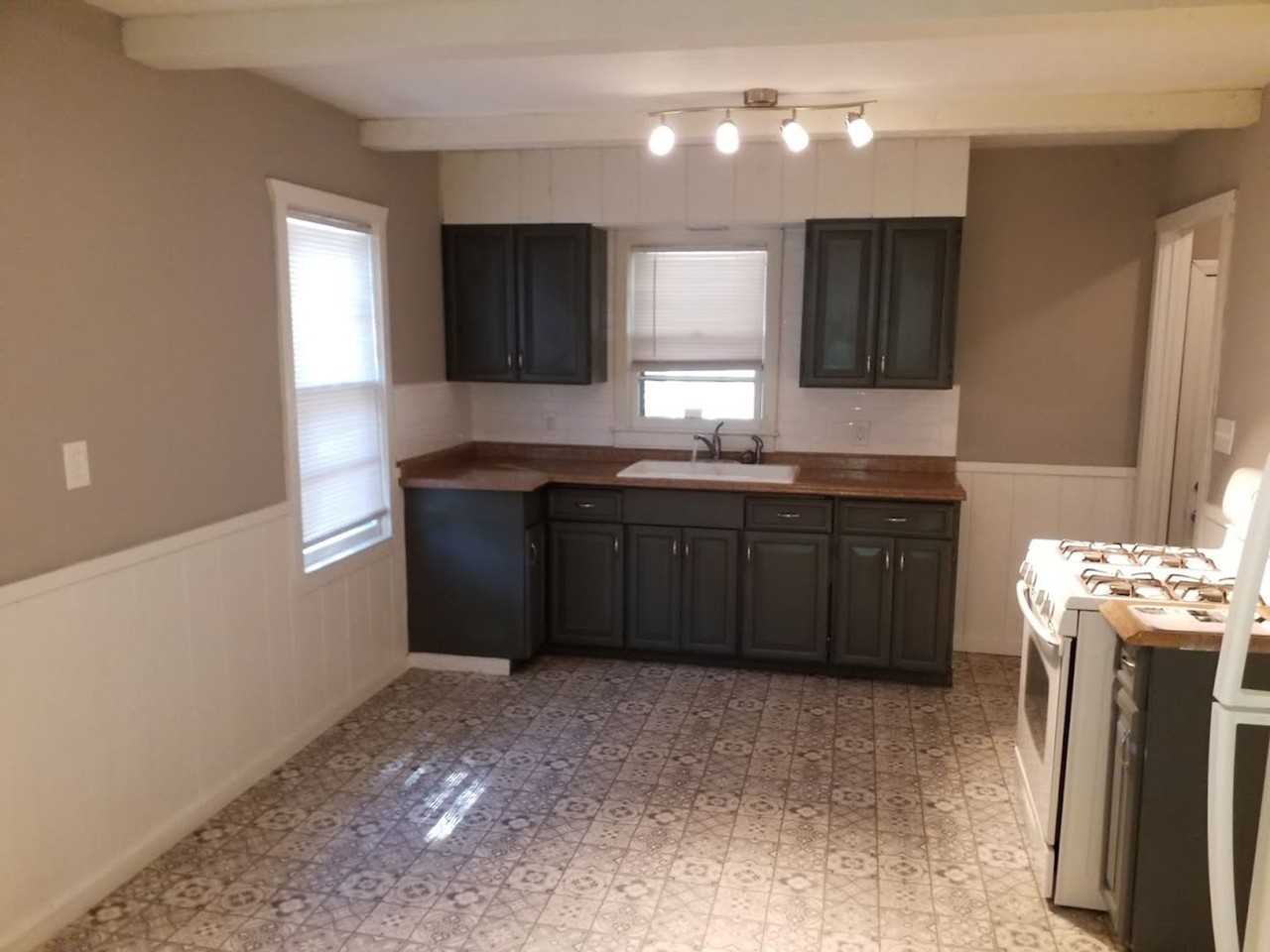 2920 S Northern Blvd - Photo 4 of 9
