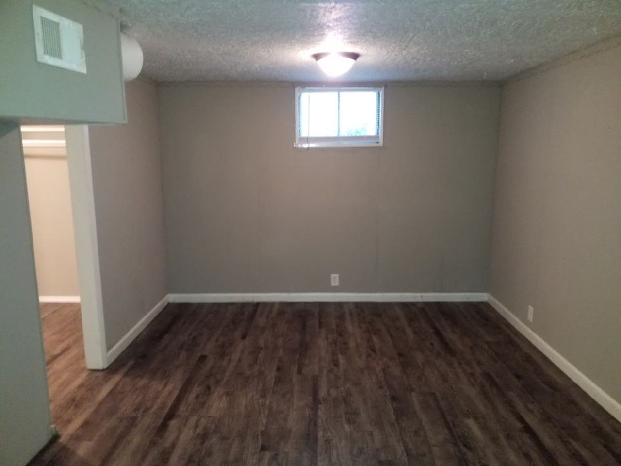 2920 S Northern Blvd - Photo 7 of 9
