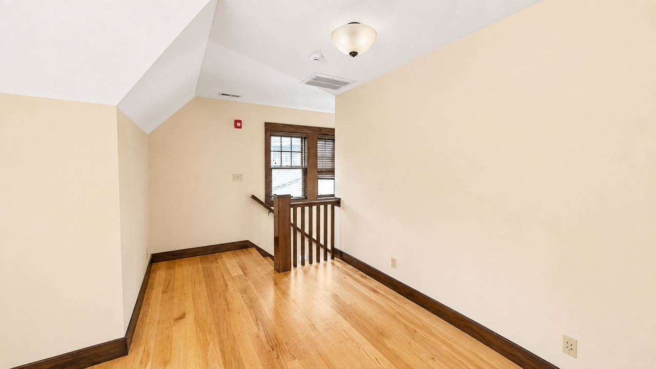2 E Market St - Photo 5 of 14