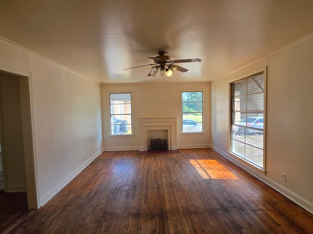 4022 Golf Links Blvd - Photo 3 of 10