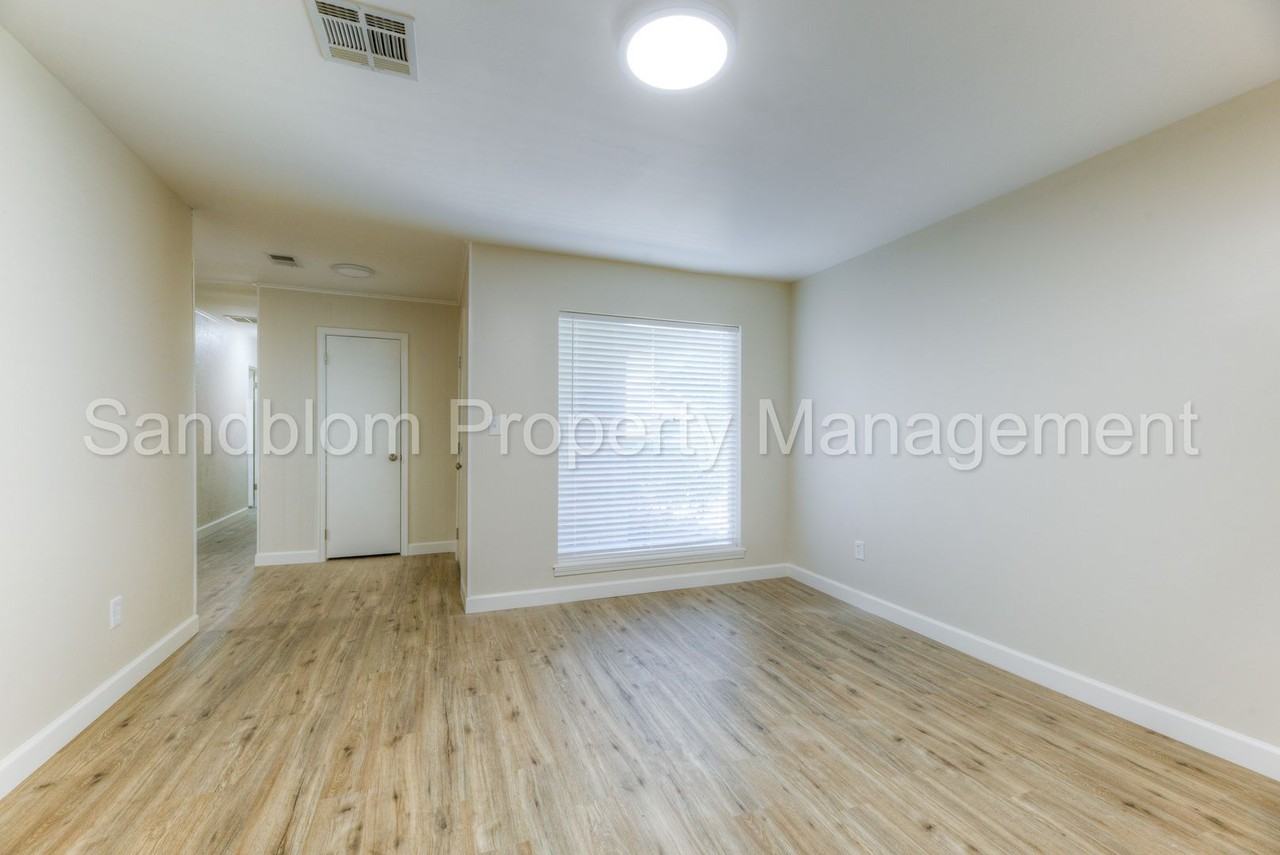 7510 E 53rd Pl - Photo 3 of 29