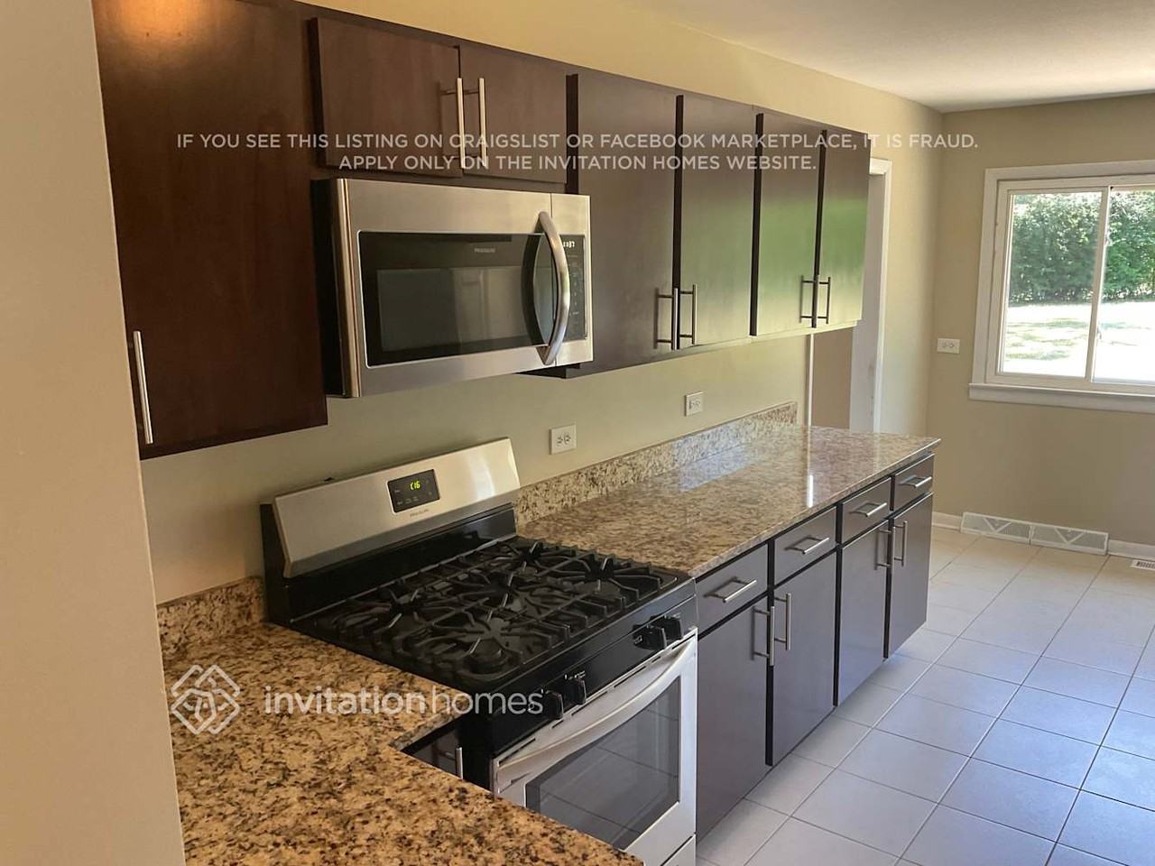 325 Glendale Ln - Photo 3 of 14