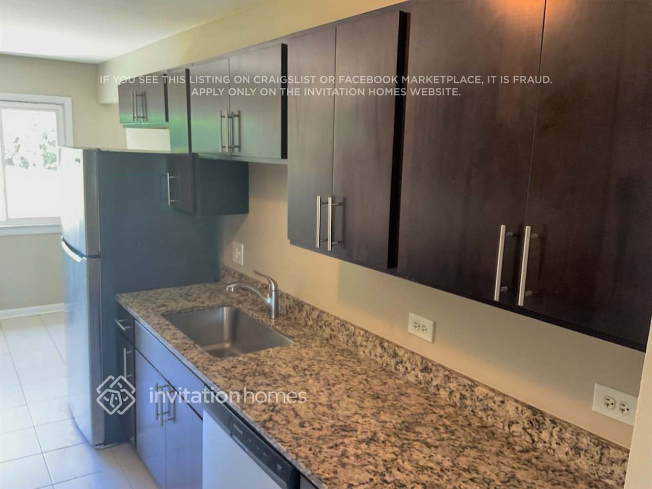325 Glendale Ln - Photo 4 of 14