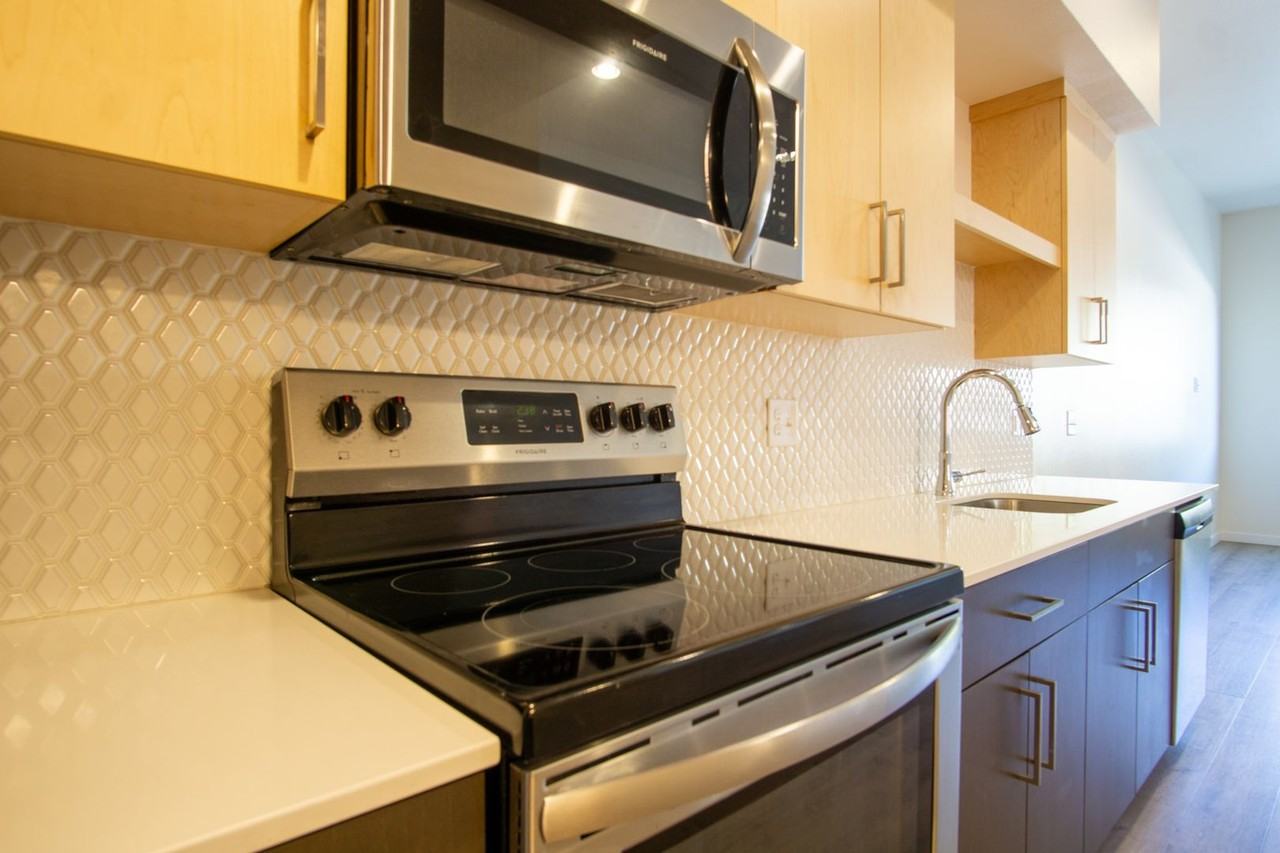 6015 S Virginia Ave #305 - Photo 6 of 16