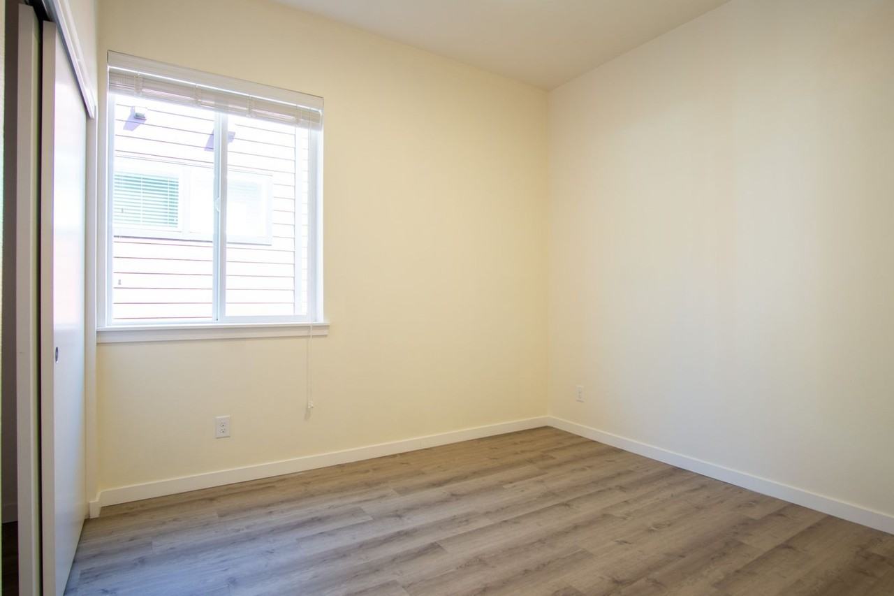 6015 S Virginia Ave #305 - Photo 7 of 16