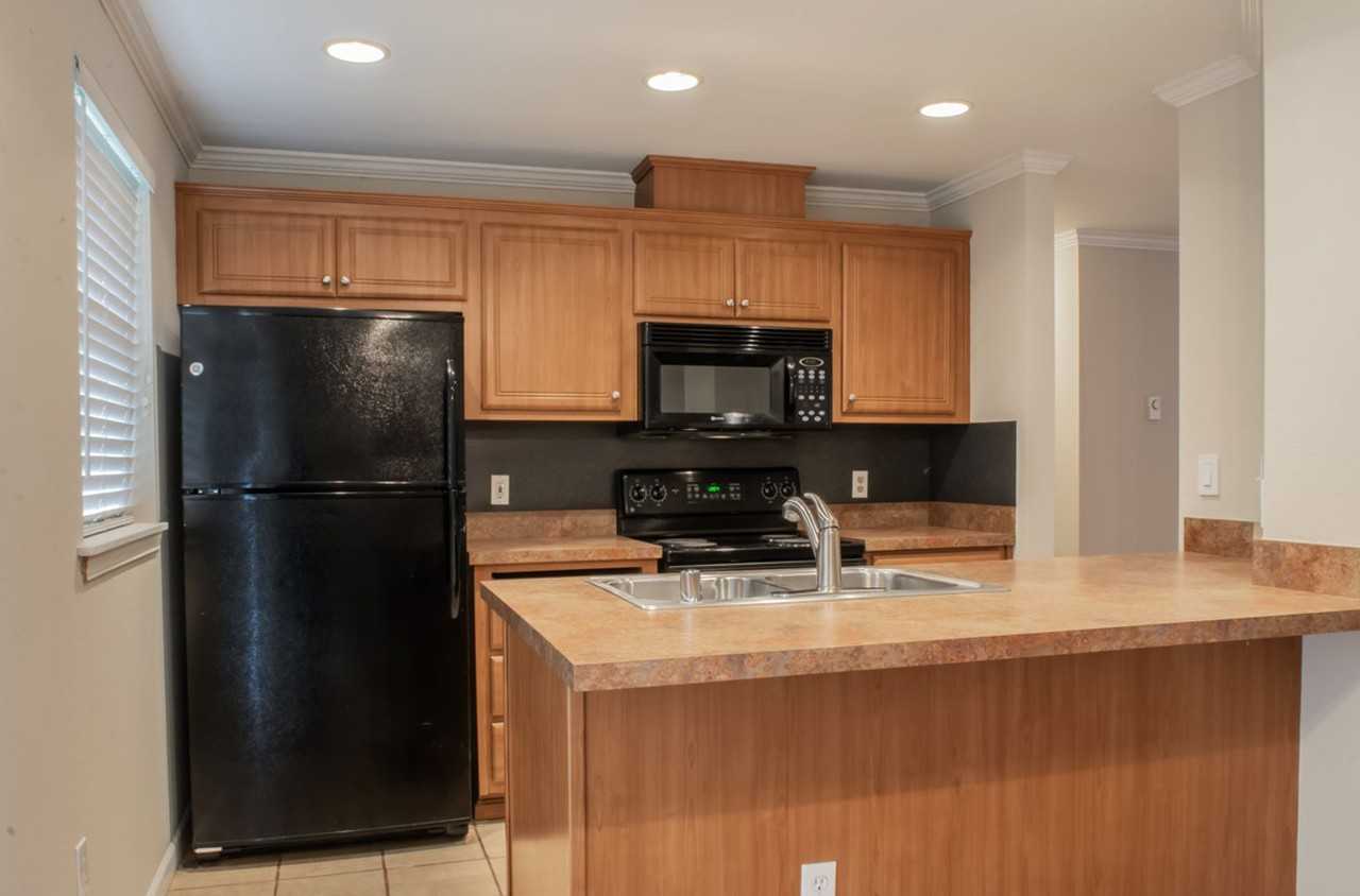 9704 52nd Dr Ne - Photo 2 of 11