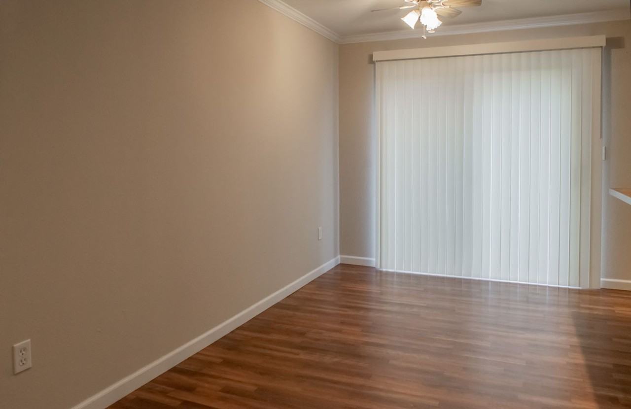 9704 52nd Dr Ne - Photo 5 of 11