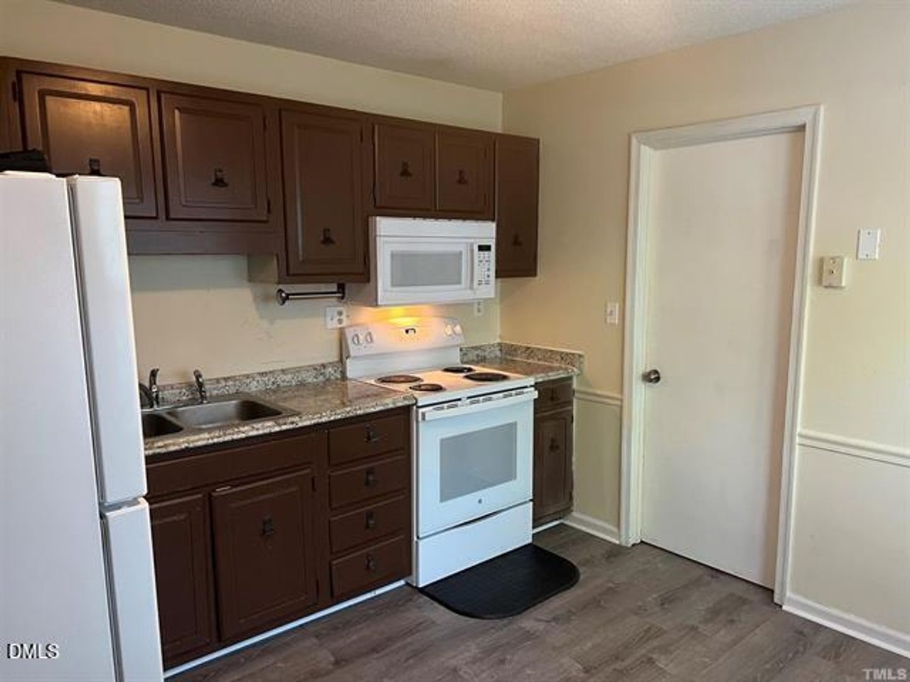 2301 Keith Dr - Photo 2 of 10