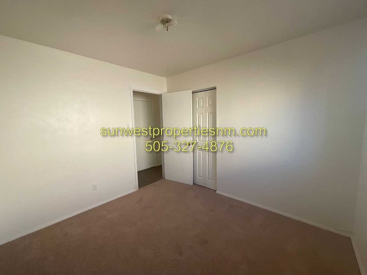 3011 Edgecliff Dr - Photo 4 of 17