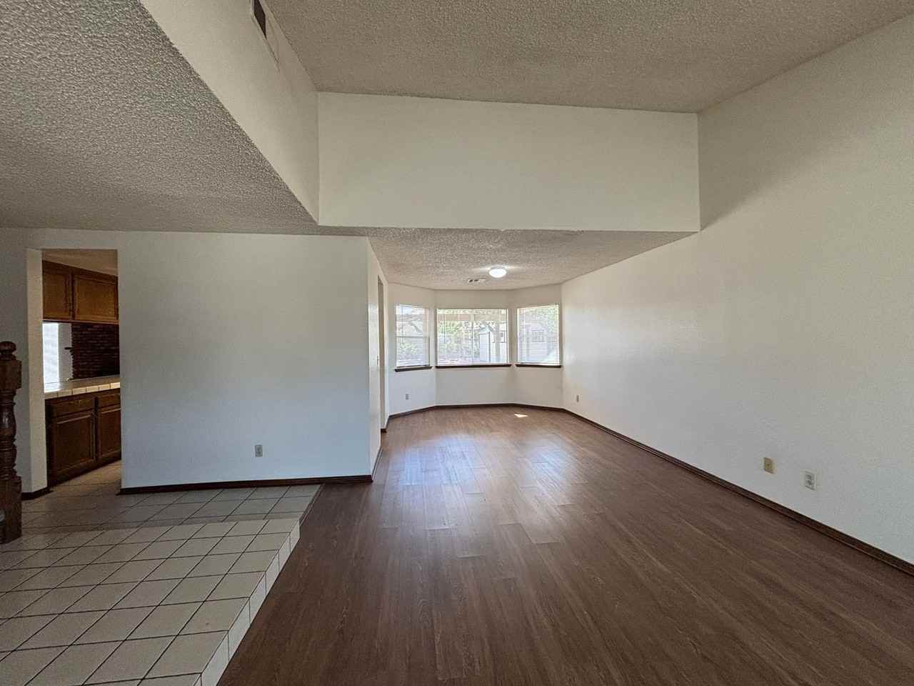 3320 Marilynn St - Photo 2 of 38