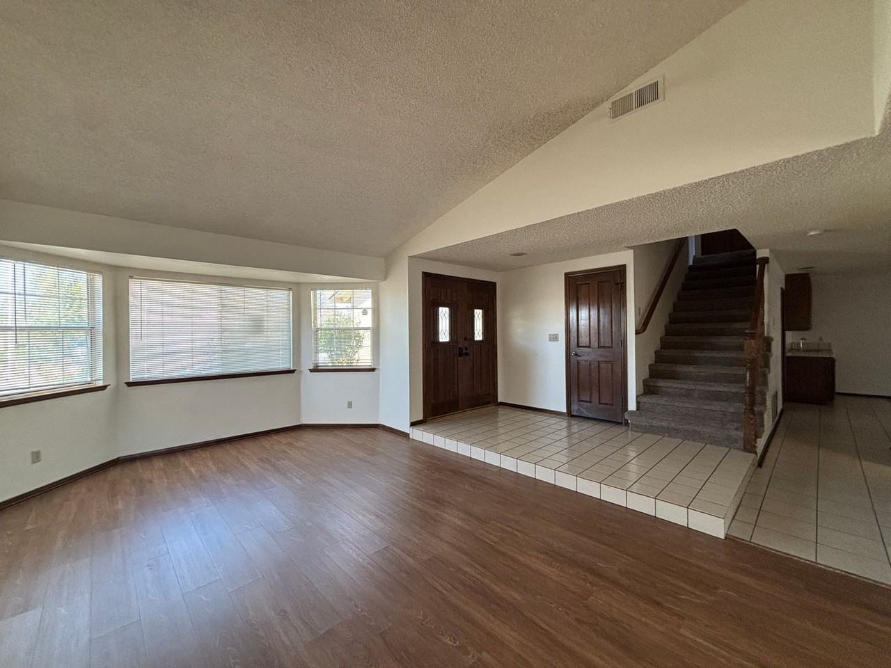 3320 Marilynn St - Photo 3 of 38