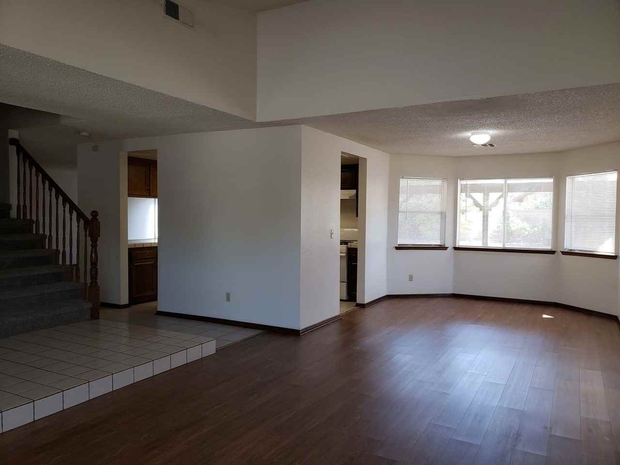 3320 Marilynn St - Photo 4 of 38