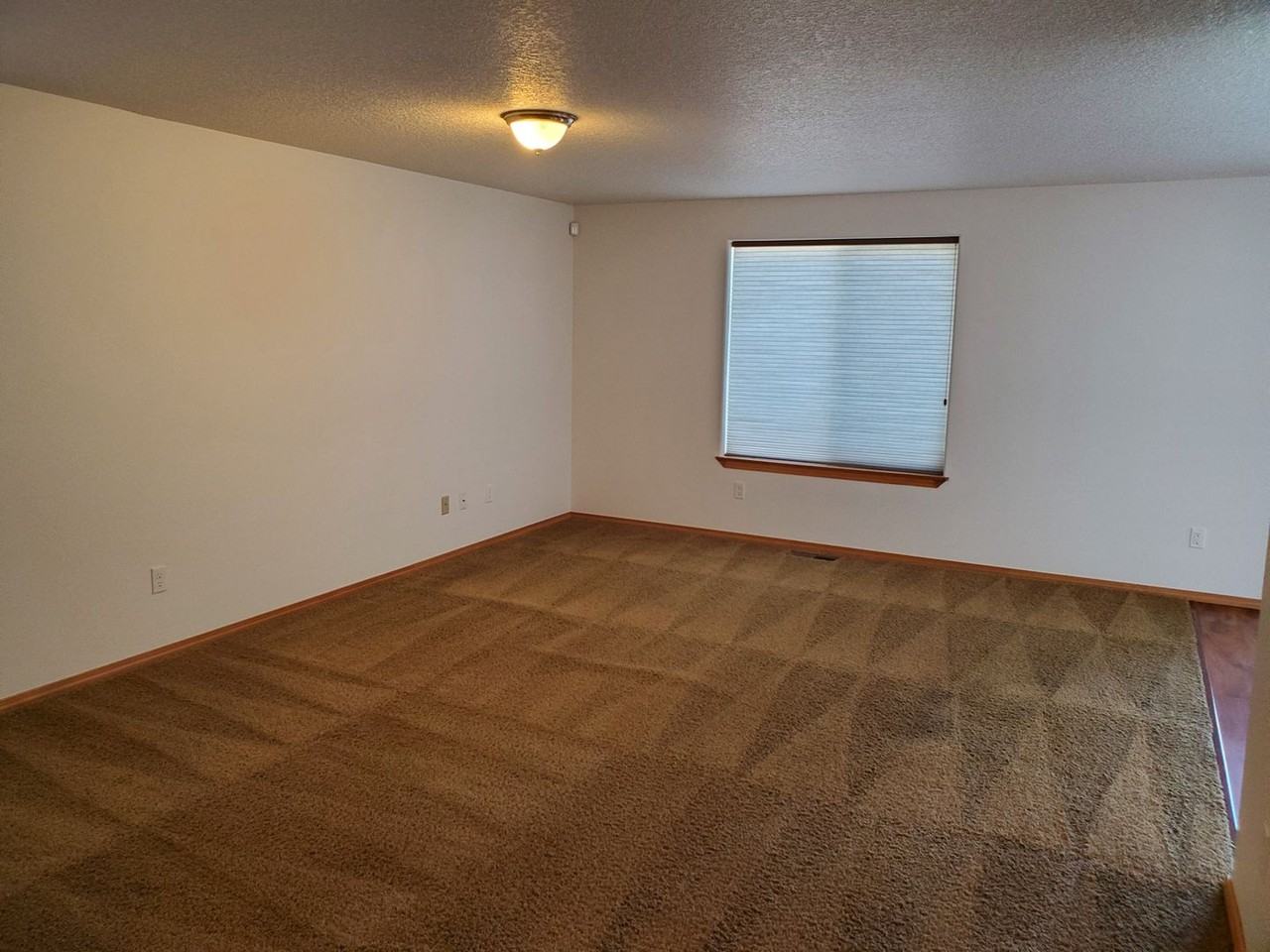 3259 E Mckern Pl - Photo 4 of 22