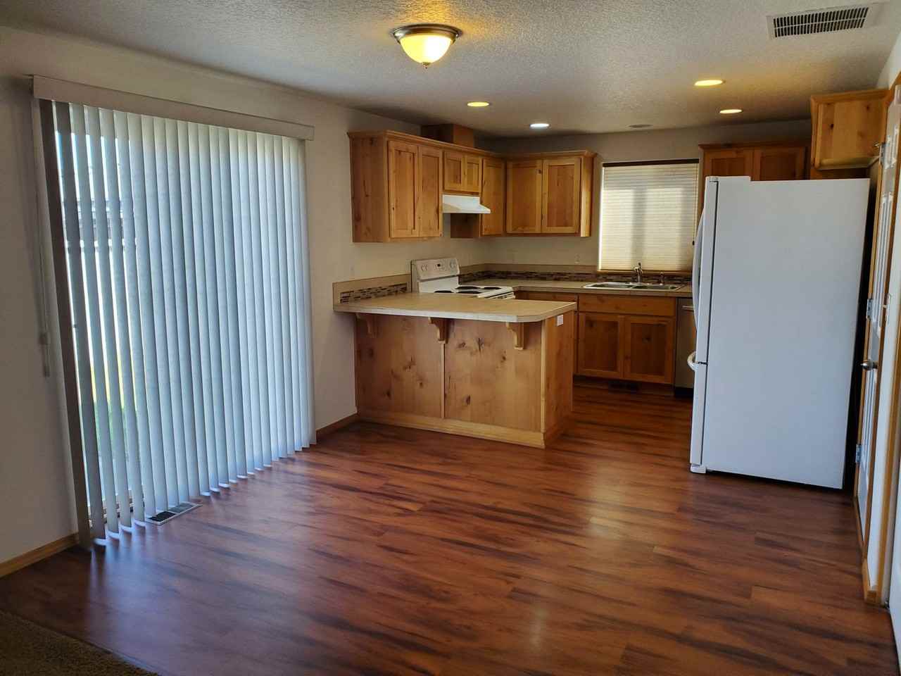 3259 E Mckern Pl - Photo 6 of 22