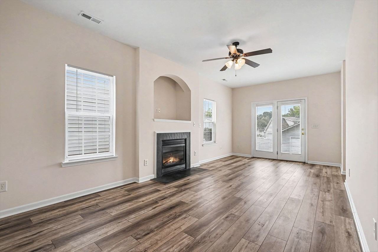 9232 Ducati Ln - Photo 3 of 23