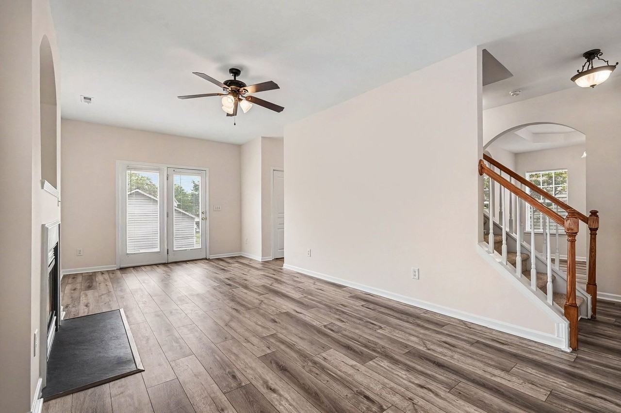 9232 Ducati Ln - Photo 4 of 23