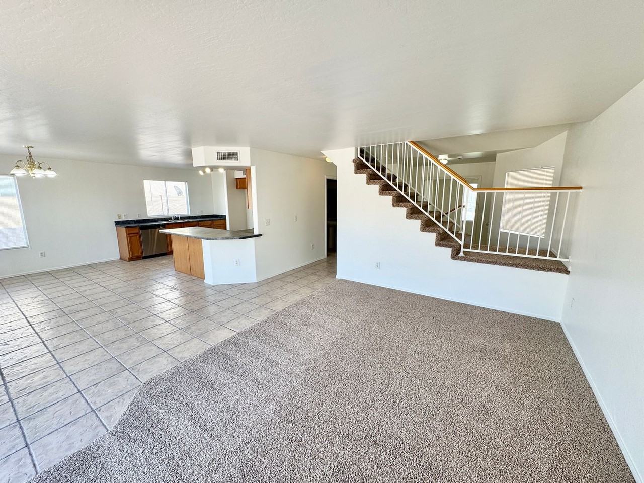 12214 W Apache St - Photo 7 of 30