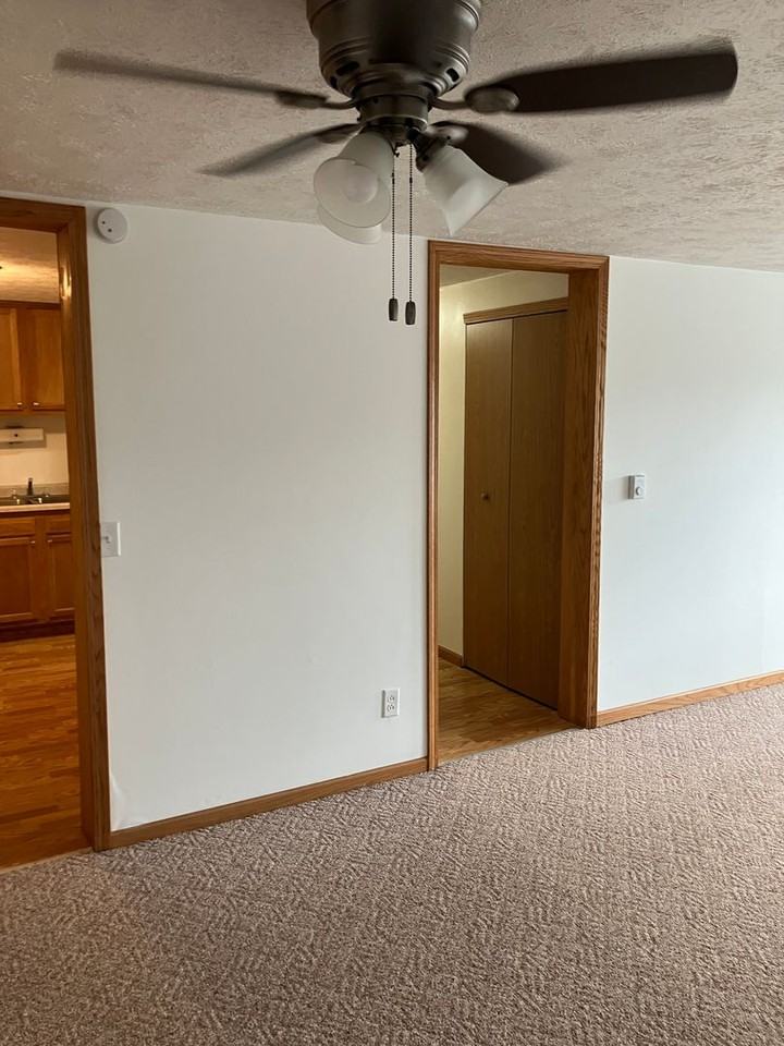 36 Meadowview Ter - Photo 3 of 17