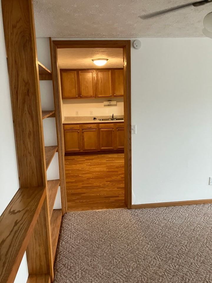 36 Meadowview Ter - Photo 4 of 17
