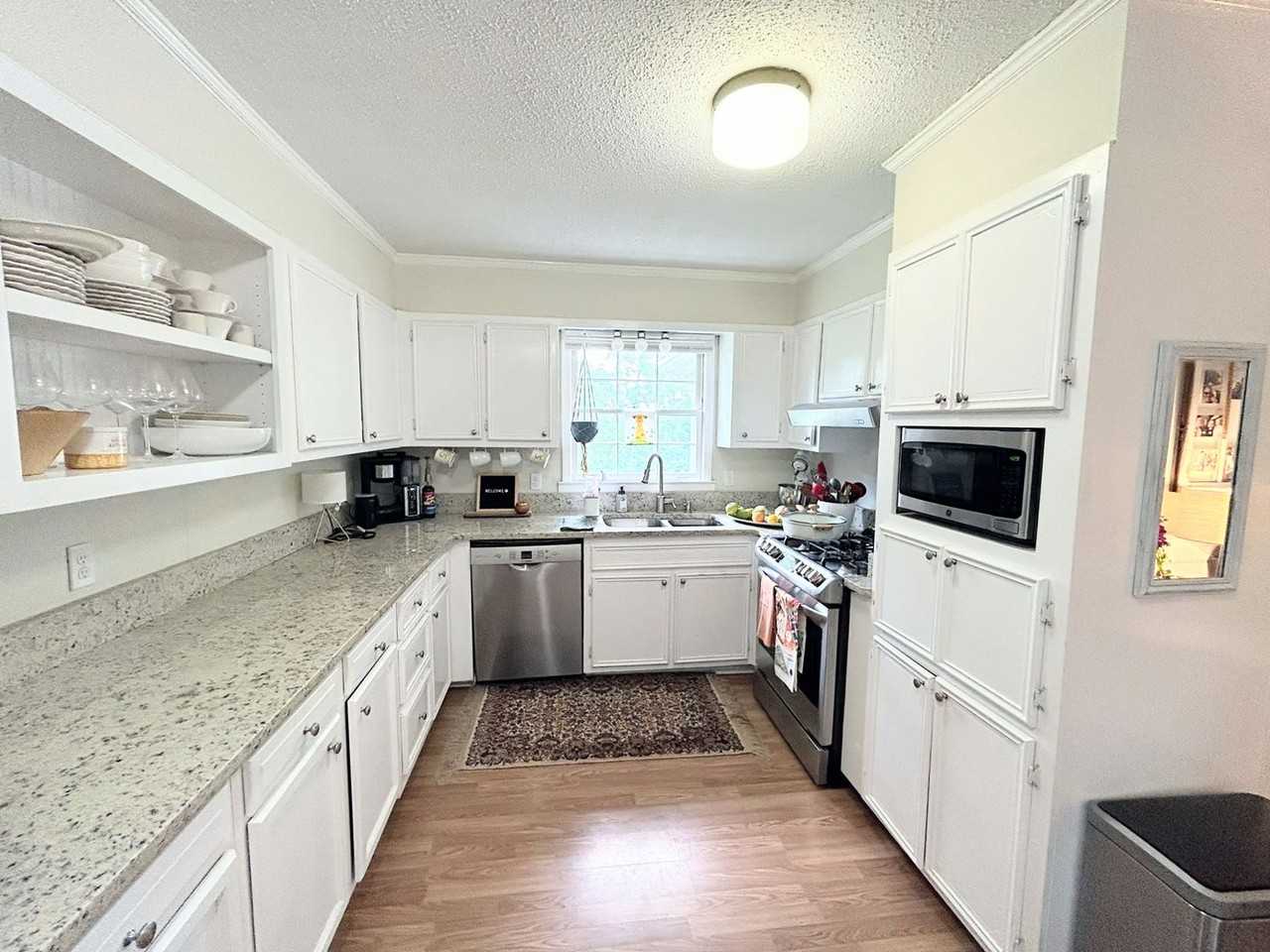 3909 Rock Ridge Rd - Photo 5 of 13
