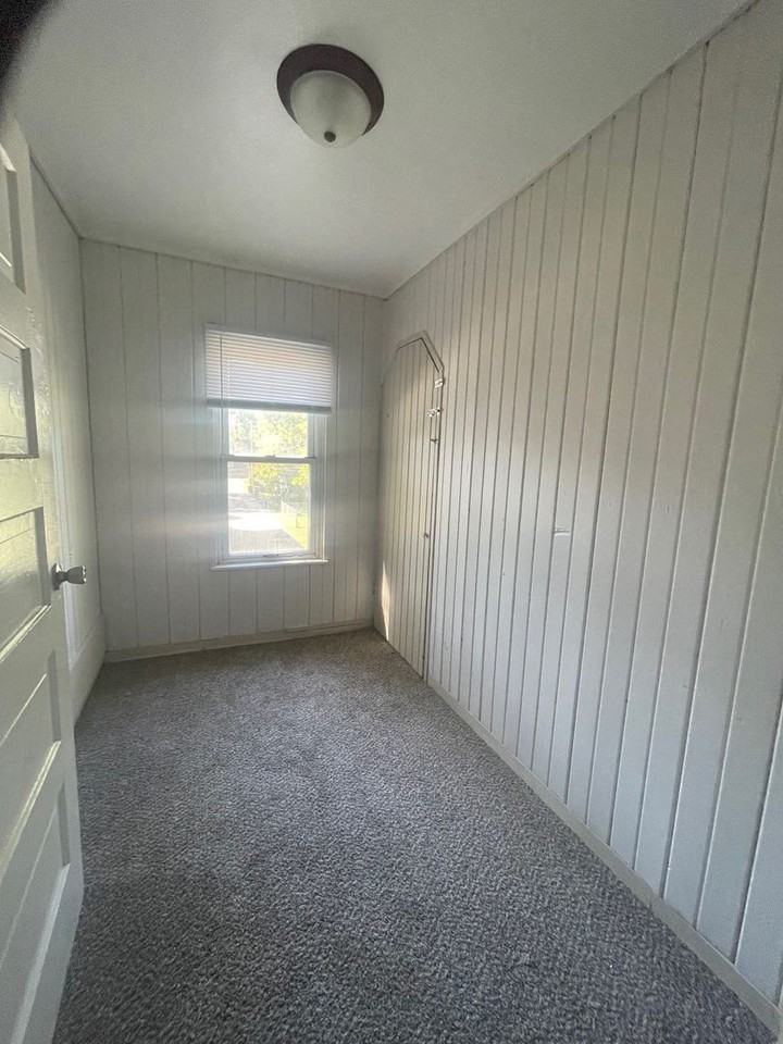 1413 Carey Ave - Photo 5 of 8