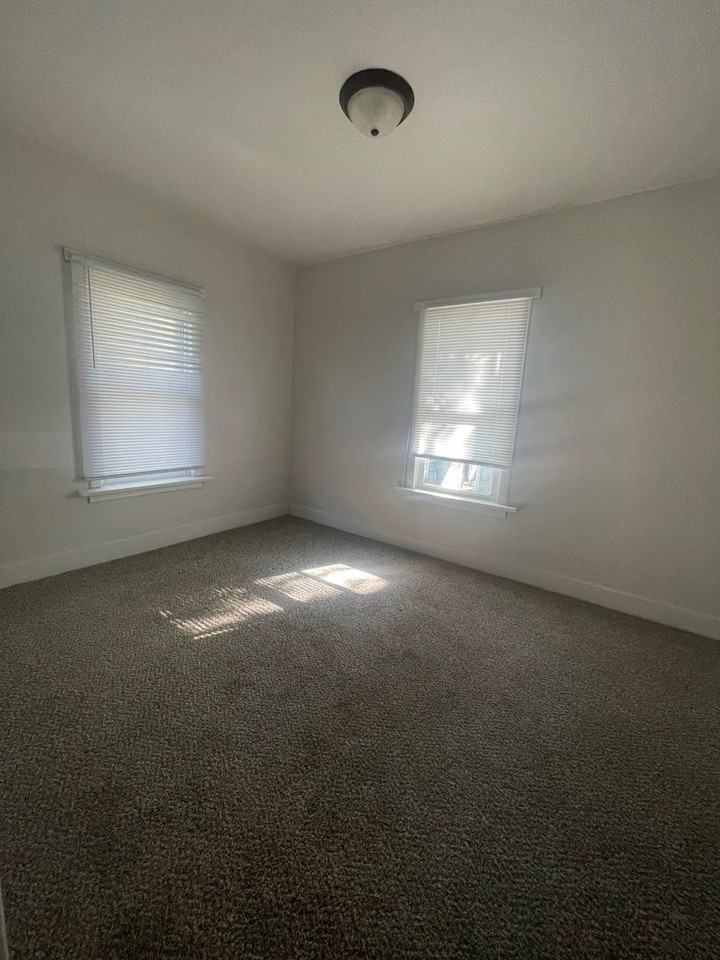 1413 Carey Ave - Photo 7 of 8