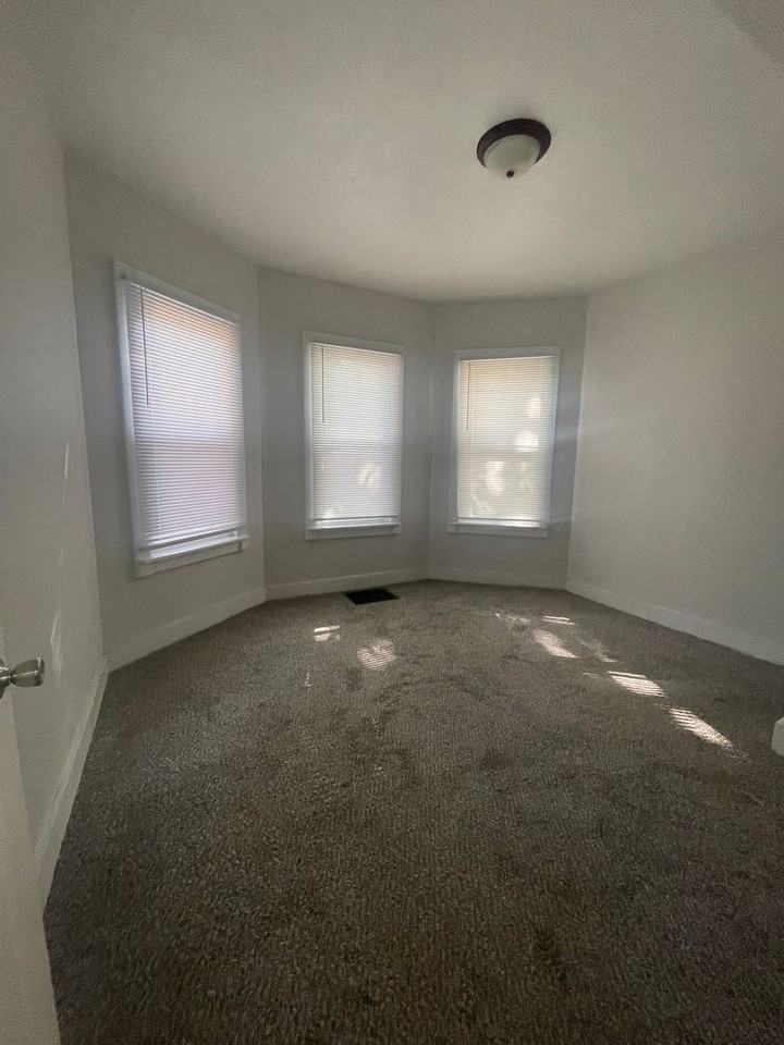 1413 Carey Ave - Photo 6 of 12