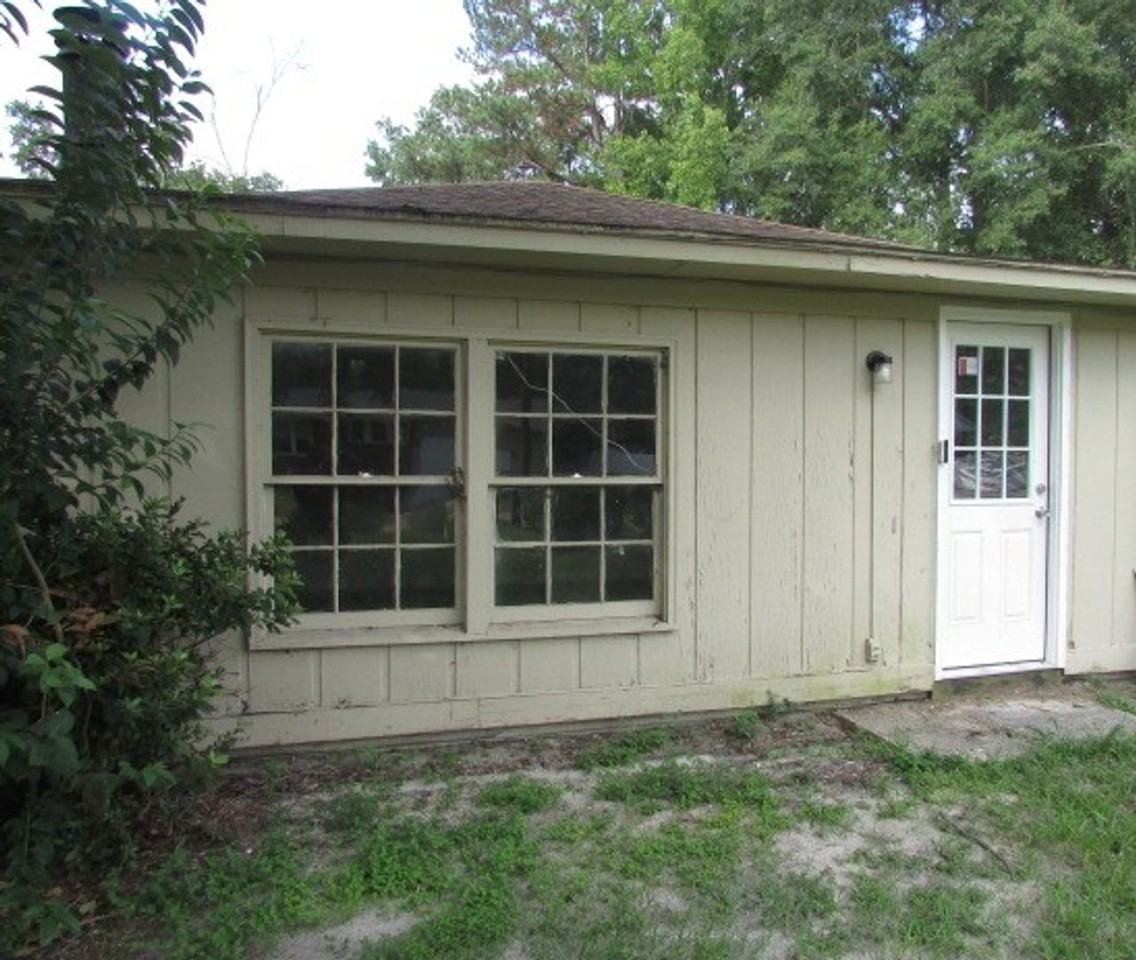 102 Phifer St - Photo 3 of 10
