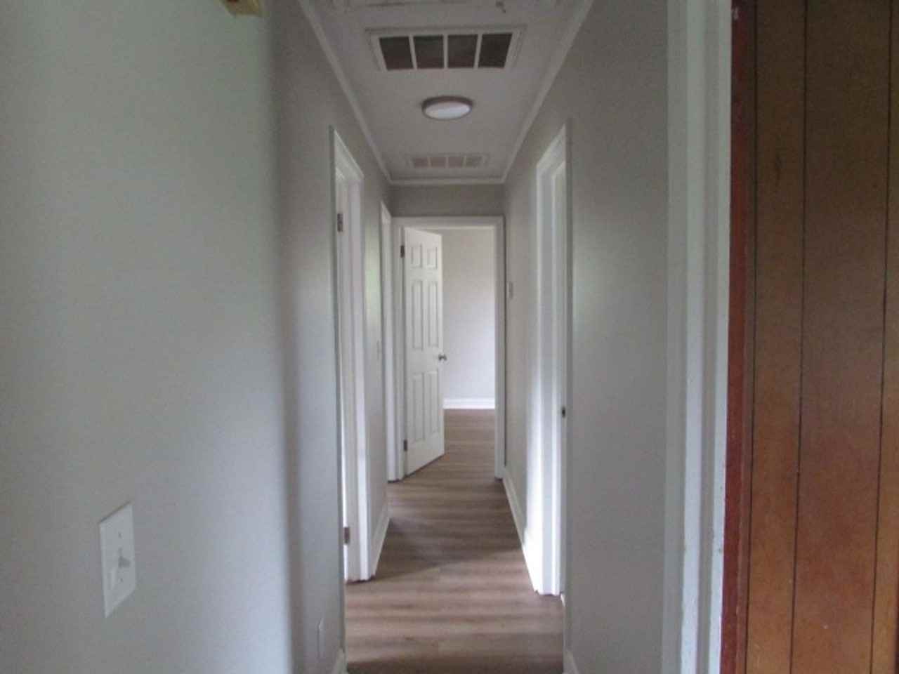 102 Phifer St - Photo 4 of 10
