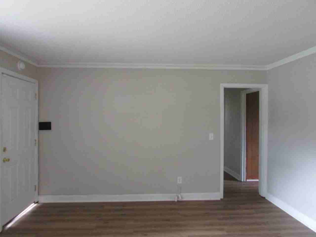 102 Phifer St - Photo 6 of 10