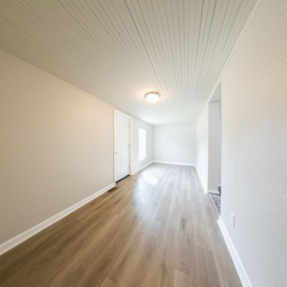 2936 Dean Ave - Photo 2 of 26
