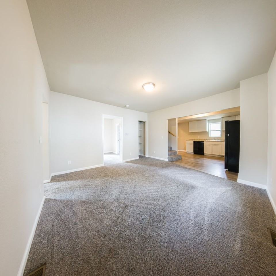 2936 Dean Ave - Photo 4 of 26