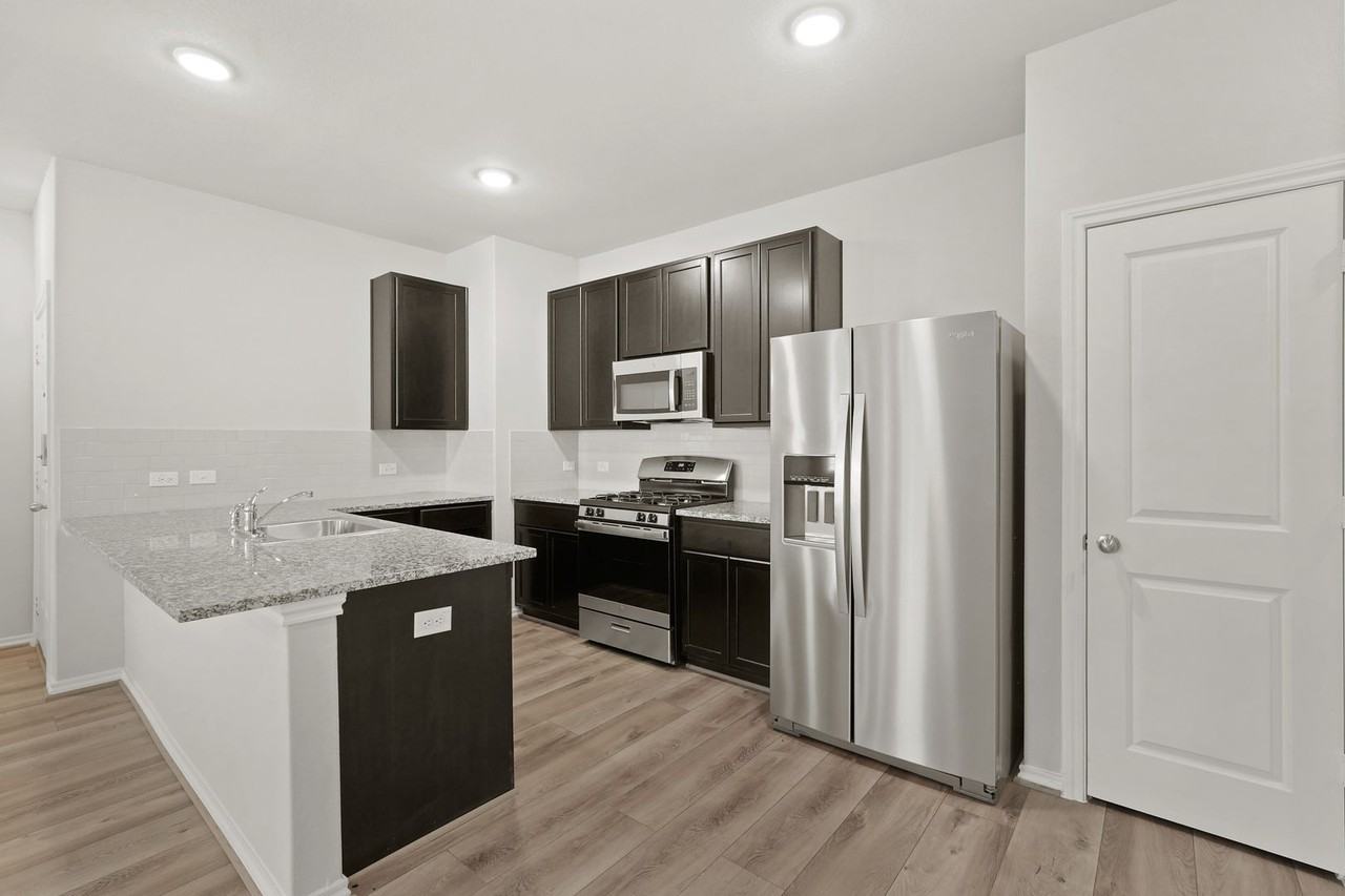 1455 Acorn Meadow St - Photo 4 of 21