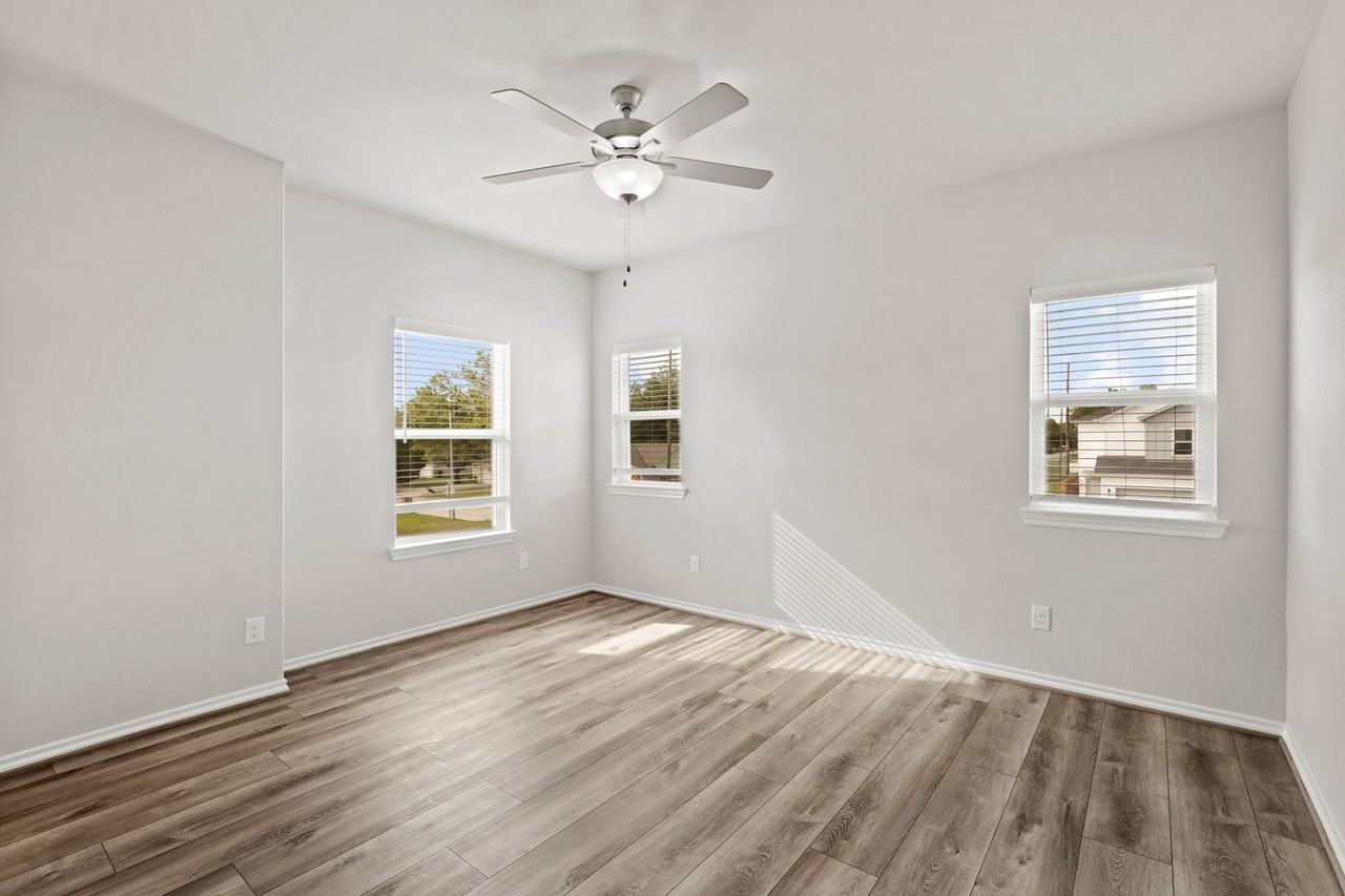 1455 Acorn Meadow St - Photo 7 of 21