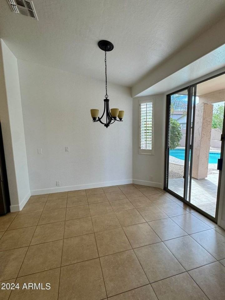 1649 E Tradewind Ct - Photo 6 of 25