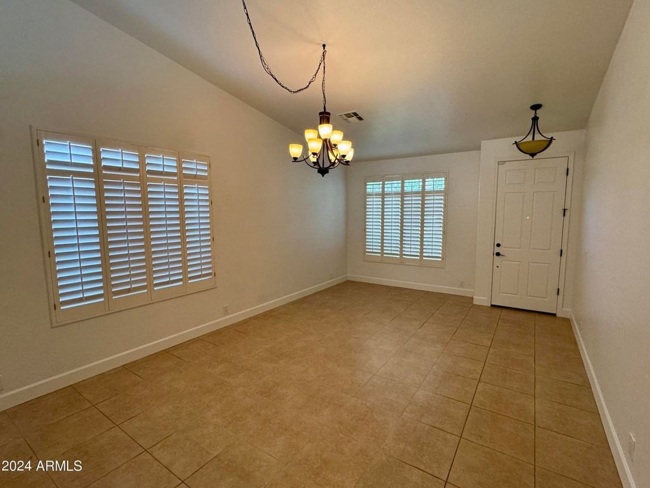 1649 E Tradewind Ct - Photo 7 of 25