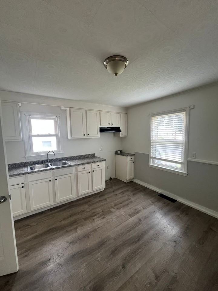 54 Northampton St - Photo 3 of 18