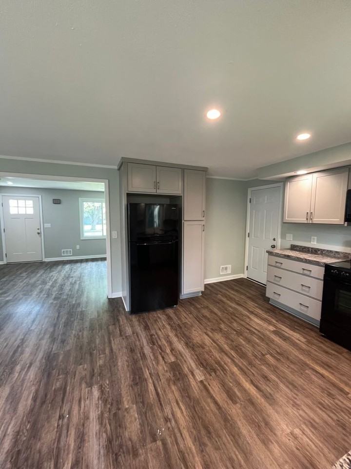 41 Capri Dr - Photo 7 of 32