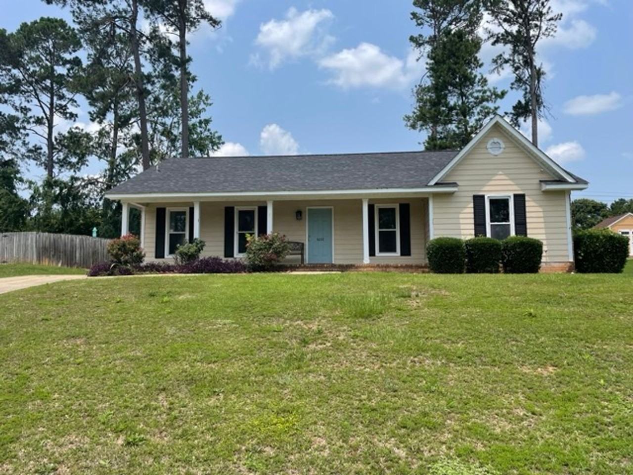 4207 Fairfield Cir - Photo 2 of 26